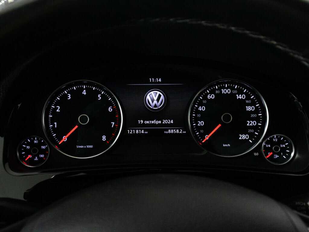 Купить Volkswagen Touareg, 2017, 121 810 км, фото №12