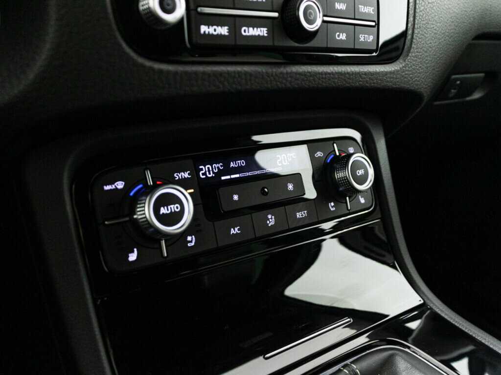 Купить Volkswagen Touareg, 2017, 121 810 км, фото №19