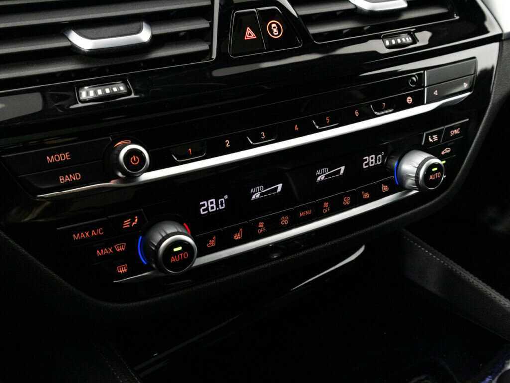 Купить BMW 5 серии M550i xDrive, 2020, 97 874 км, фото №18