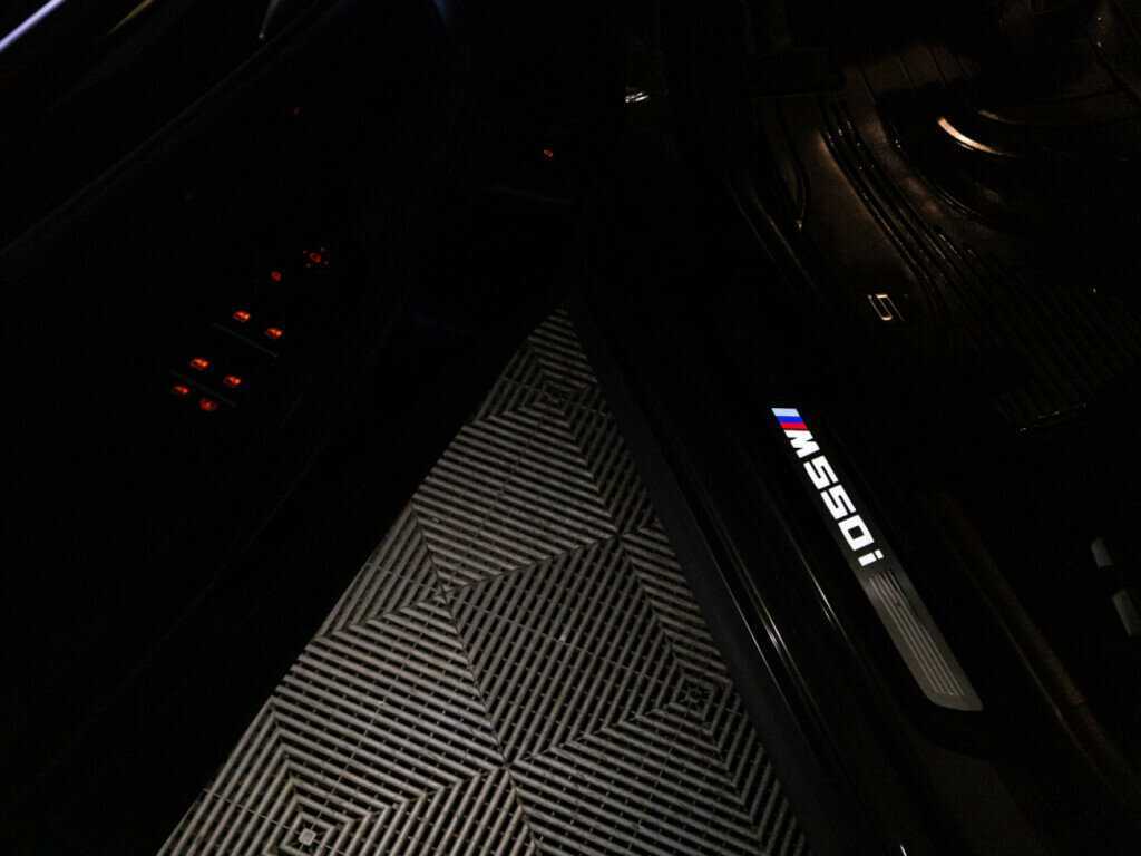 Купить BMW 5 серии M550i xDrive, 2020, 97 874 км, фото №34