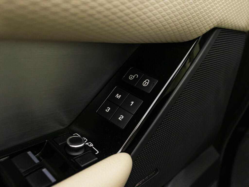 Купить Land Rover Range Rover Velar, 2018, 79 822 км, фото №17