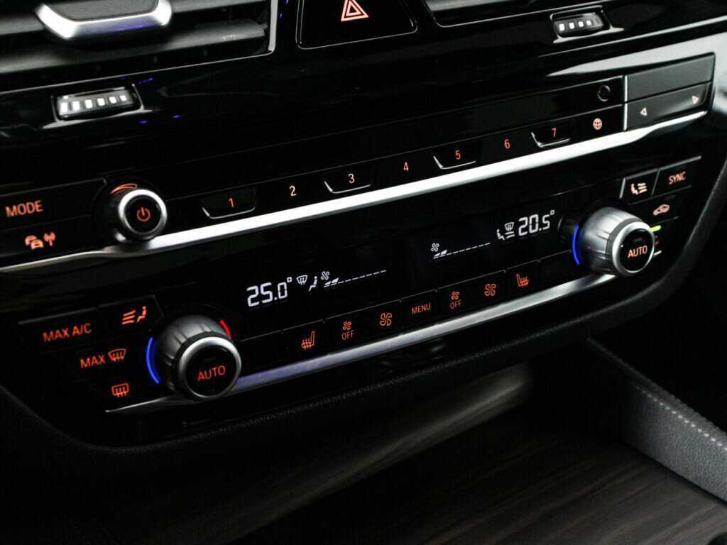 Купить BMW 5 серии 520d xDrive, 2021, 79 833 км, фото №18