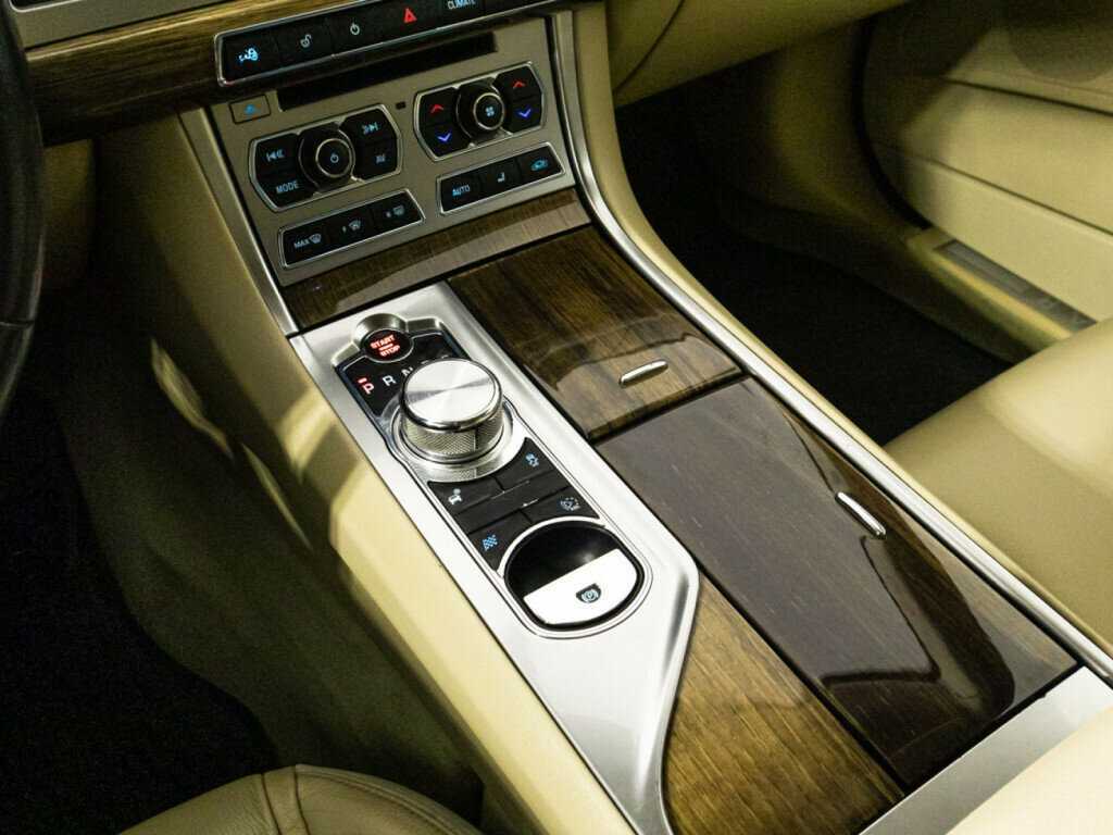 Купить Jaguar XF, 2011, 190 359 км, фото №15