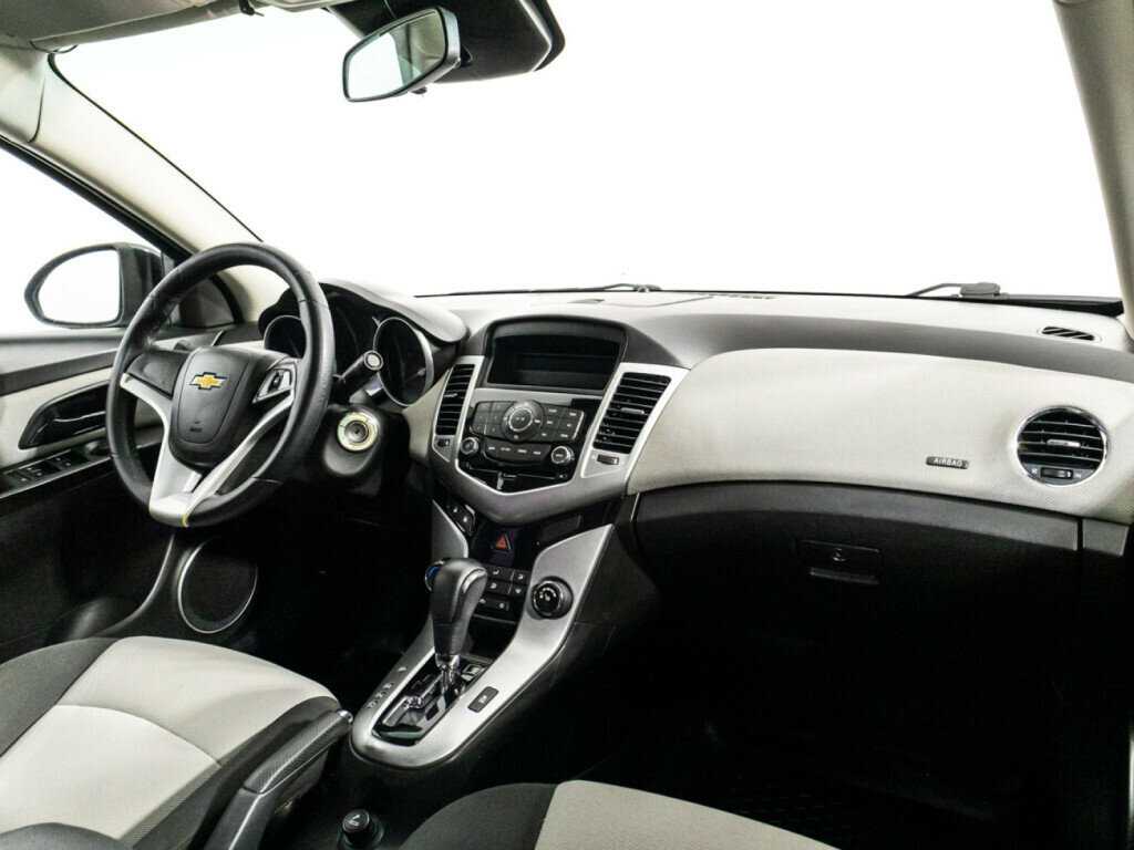 Купить Chevrolet Cruze, 2011, 244 133 км, фото №9
