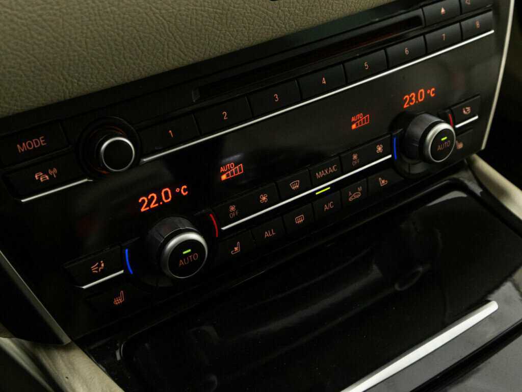 Купить BMW 5 серии Gran Turismo 530d xDrive, 2012, 223 327 км, фото №17