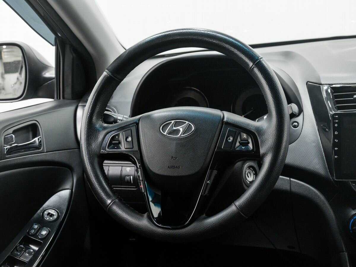 Купить Hyundai Solaris, 2011, 185 000 км, фото №11