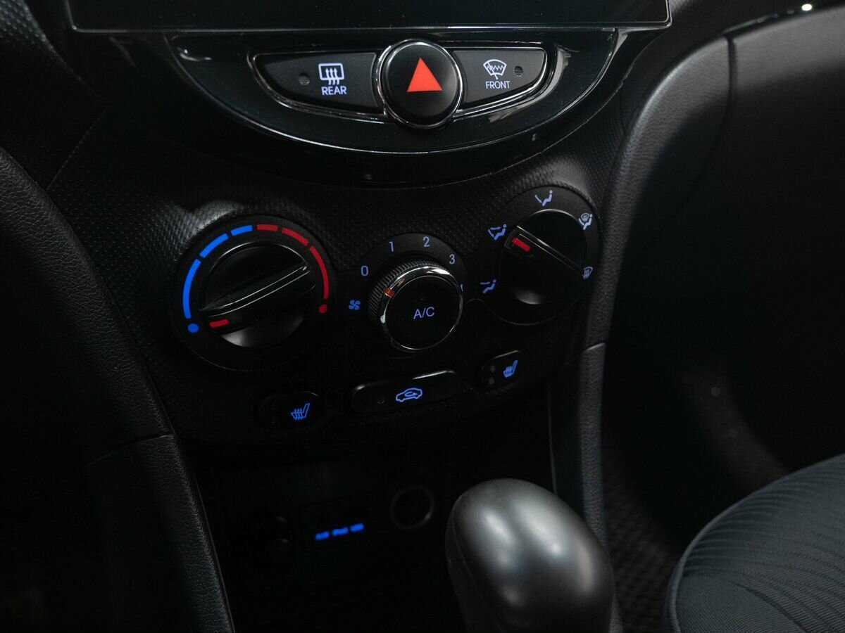 Купить Hyundai Solaris, 2011, 185 000 км, фото №18