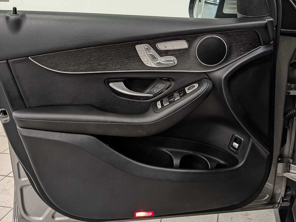 Купить Mercedes-Benz GLC 300 d, 2020, 88 066 км, фото №19