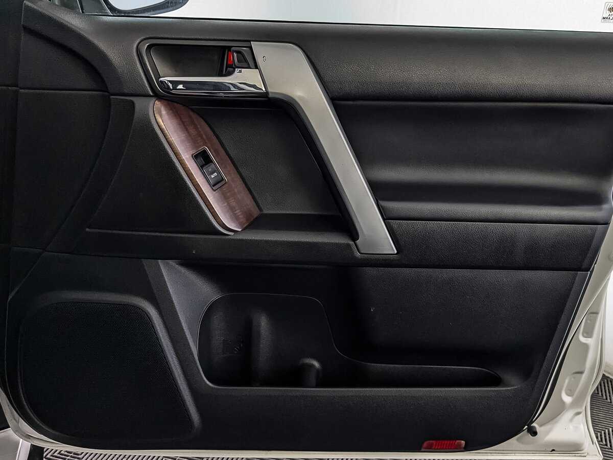 Купить Toyota Land Cruiser Prado, 2017, 108 731 км, фото №25