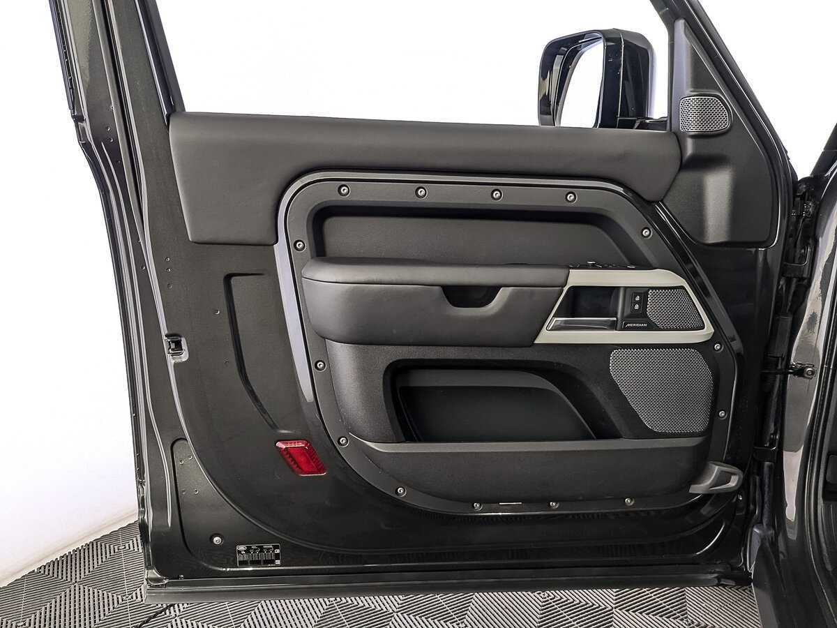 Купить Land Rover Defender 90, 2021, 52 800 км, фото №19