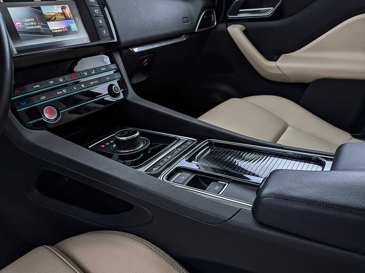 Купить Jaguar F-Pace, 2017, 68 956 км, фото №24