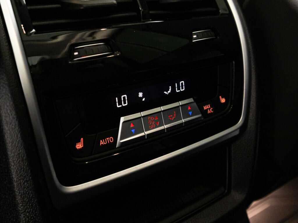 Купить BMW X7 40i, 2020, 73 917 км, фото №29