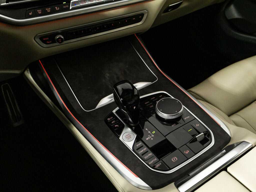 Купить BMW X7 40d, 2020, 177 573 км, фото №25