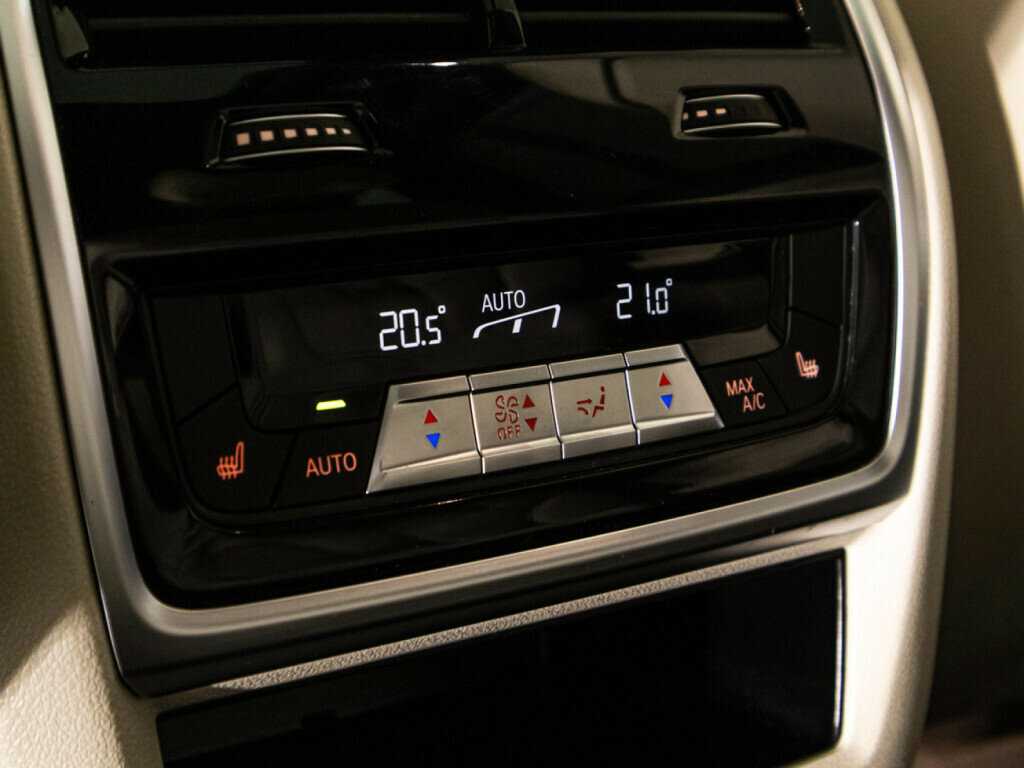 Купить BMW X7 40d, 2020, 177 573 км, фото №31