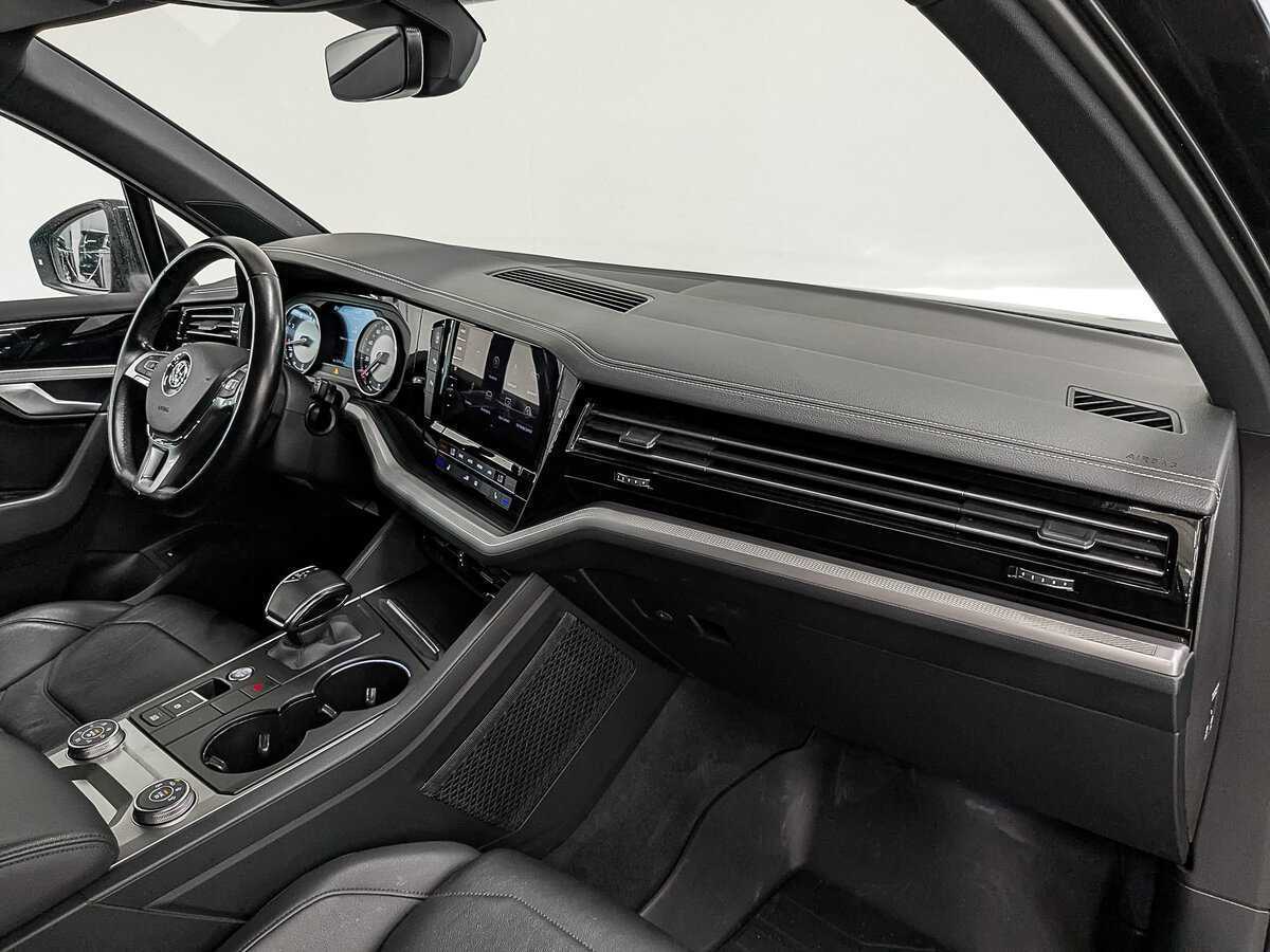 Купить Volkswagen Touareg, 2019, 98 122 км, фото №13