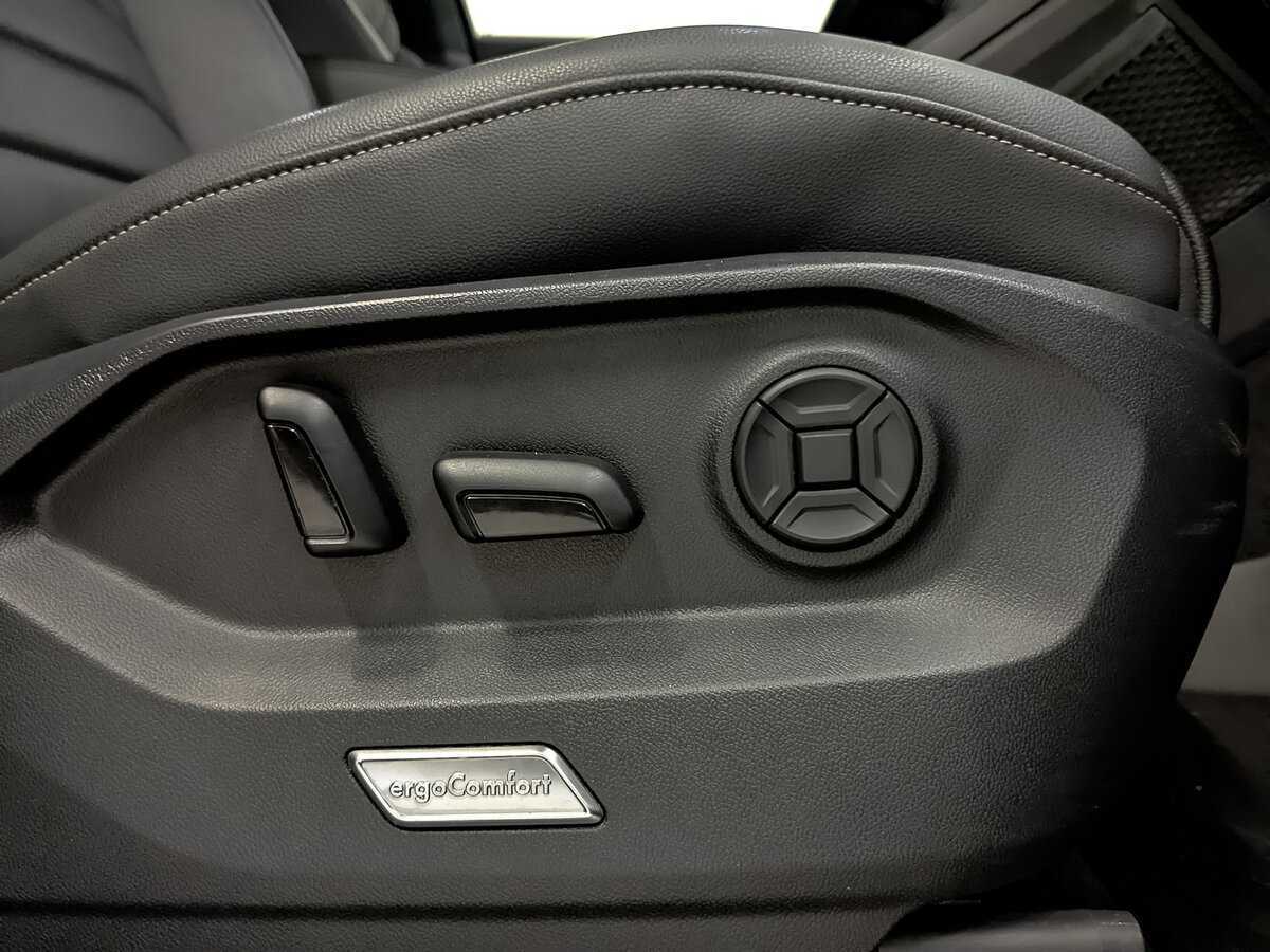 Купить Volkswagen Touareg, 2019, 98 122 км, фото №25