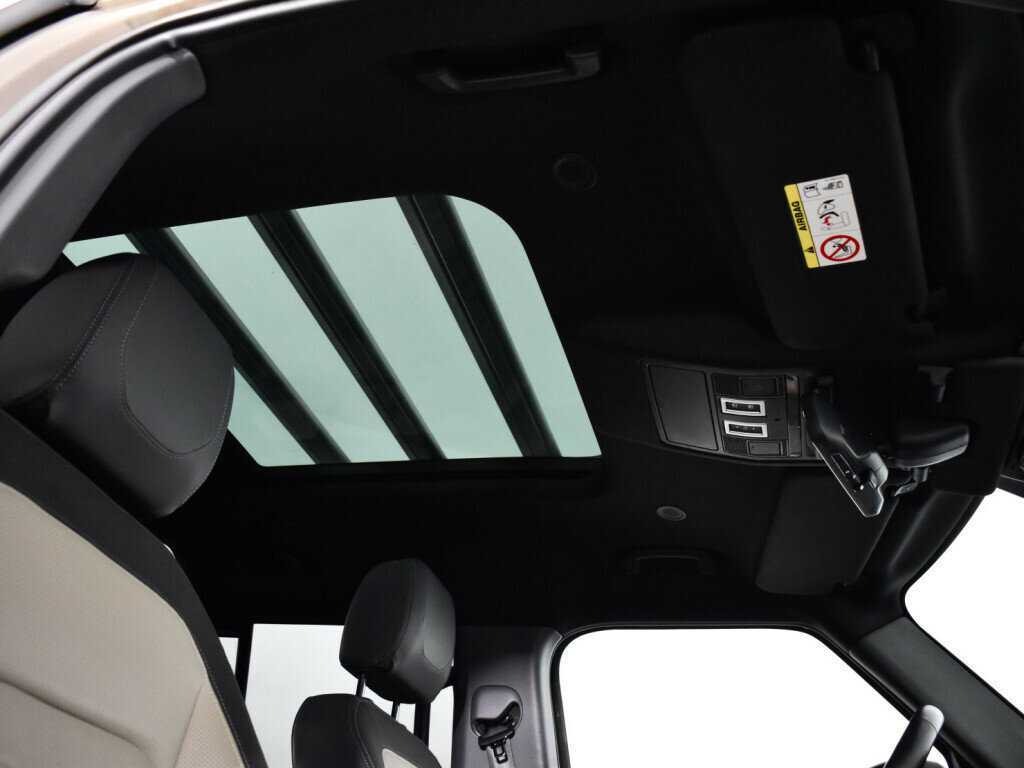 Купить Land Rover Defender 110, 2021, 61 846 км, фото №13