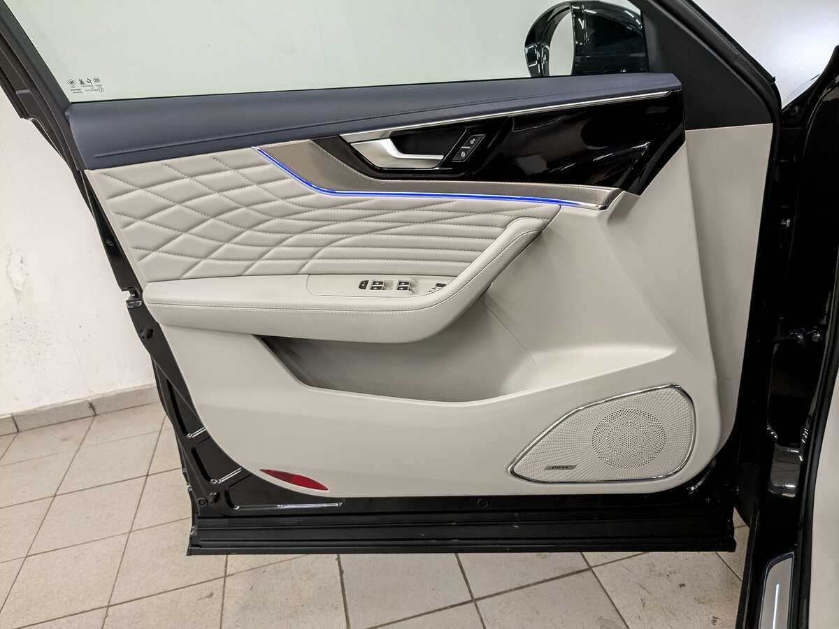 Купить Hongqi HS5, 2024, 3 580 км, фото №19