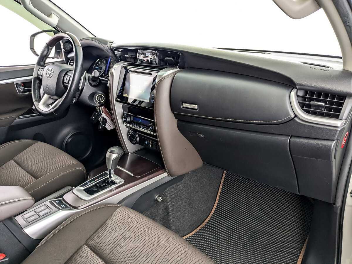 Купить Toyota Fortuner, 2019, 65 140 км, фото №10