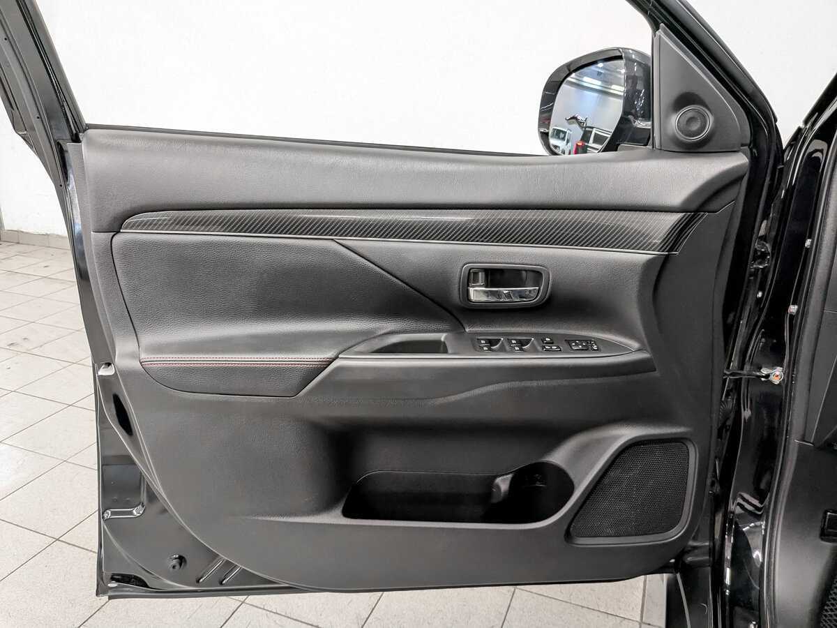 Купить Mitsubishi Outlander, 2021, 58 345 км, фото №17