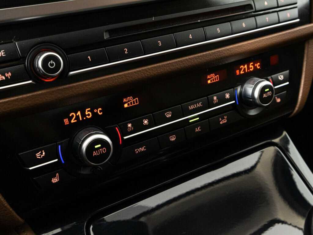 Купить BMW 5 серии 520i, 2016, 116 000 км, фото №17