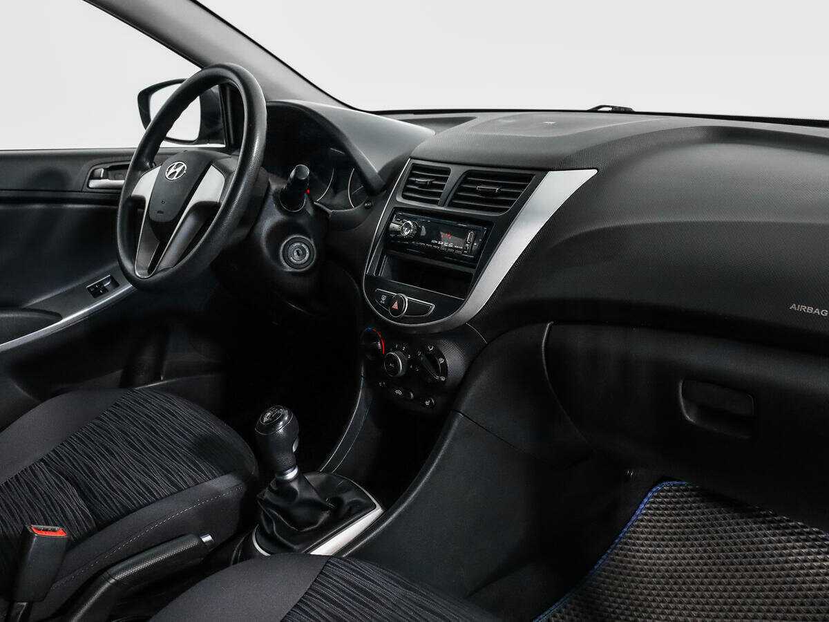 Купить Hyundai Solaris, 2016, 163 533 км, фото №9