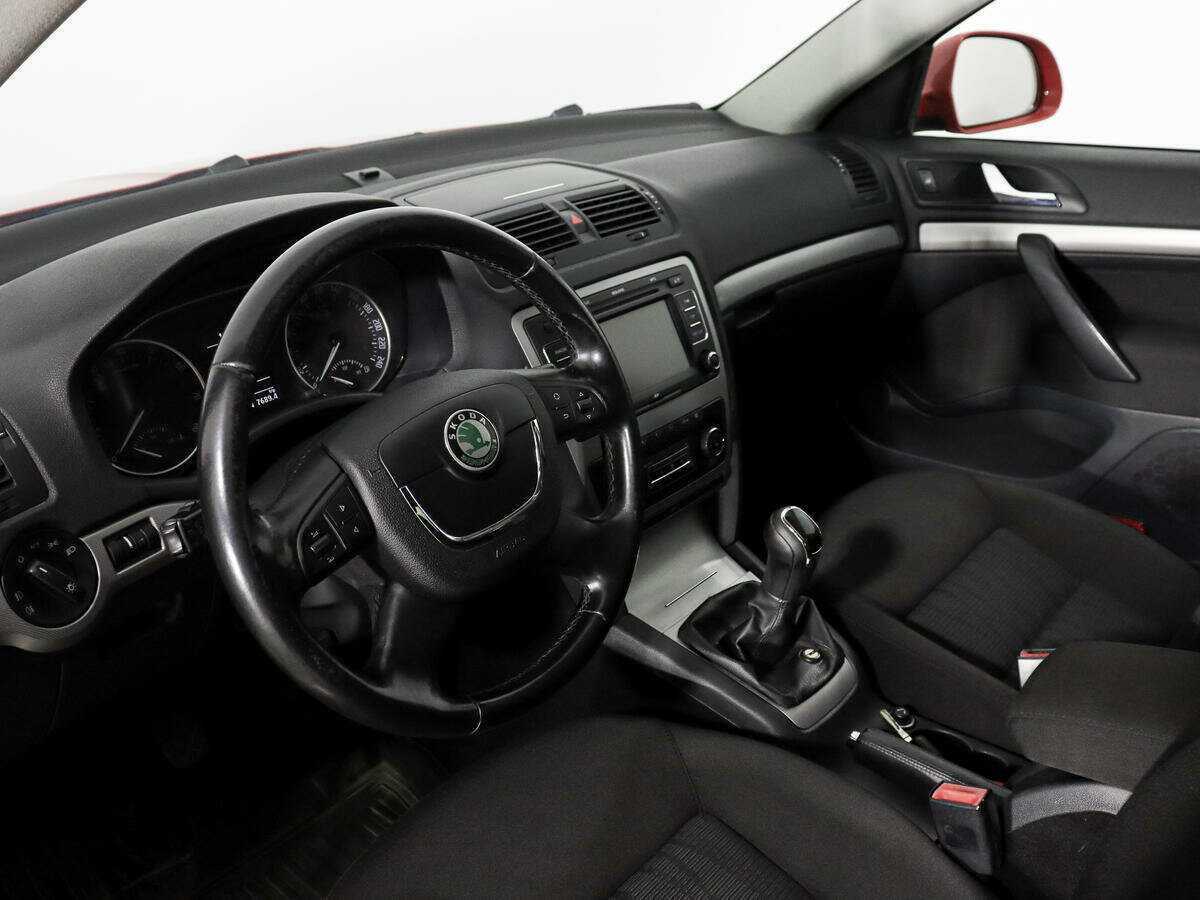 Купить Skoda Octavia, 2011, 178 800 км, фото №6