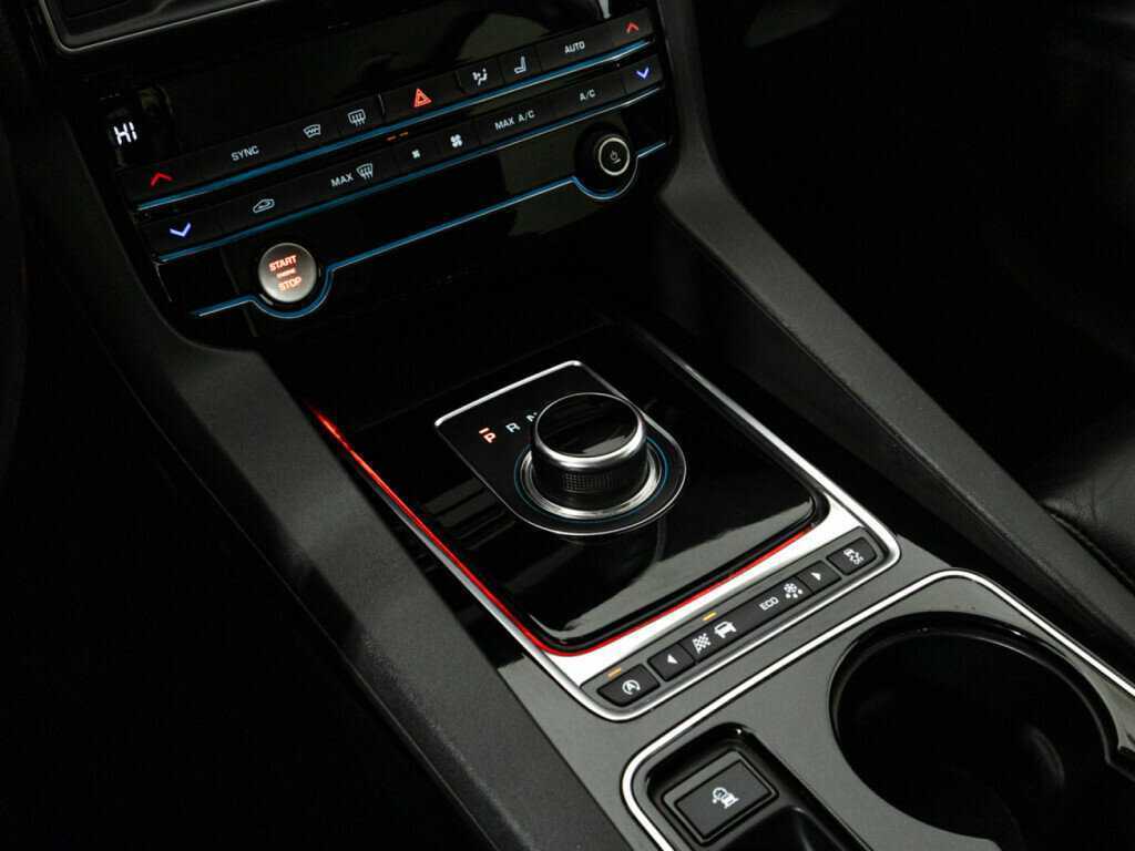 Купить Jaguar F-Pace, 2017, 114 010 км, фото №18