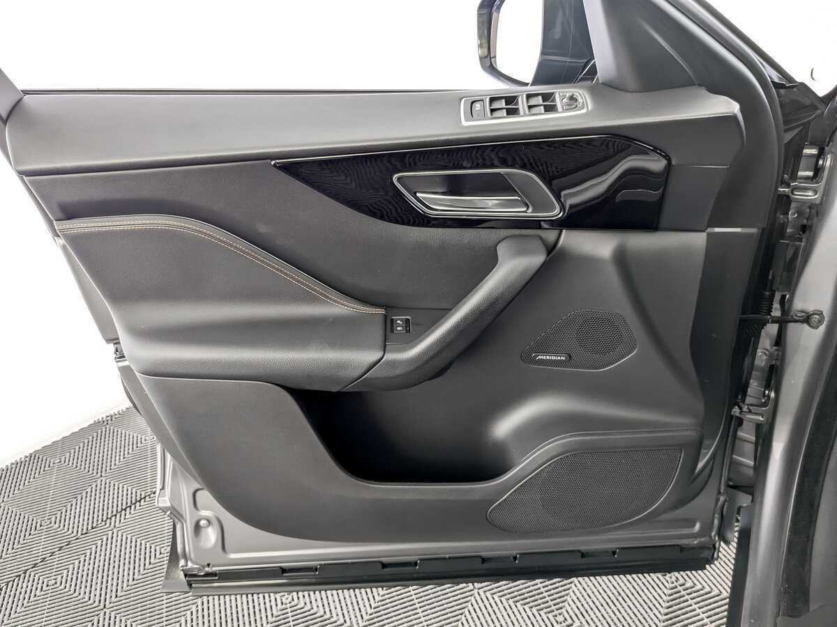 Купить Jaguar F-Pace, 2016, 110 218 км, фото №17