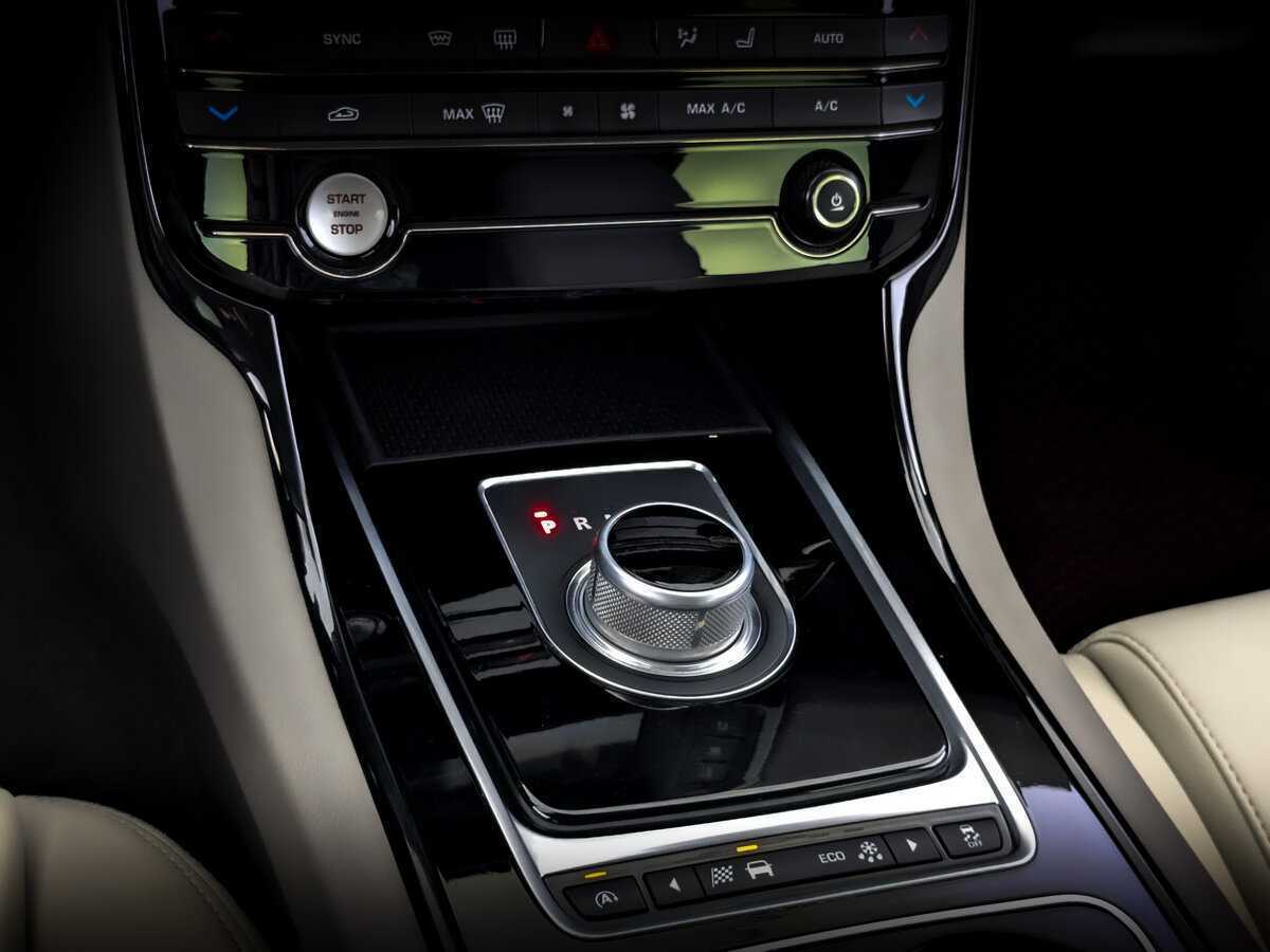 Купить Jaguar XE, 2015, 125 455 км, фото №27