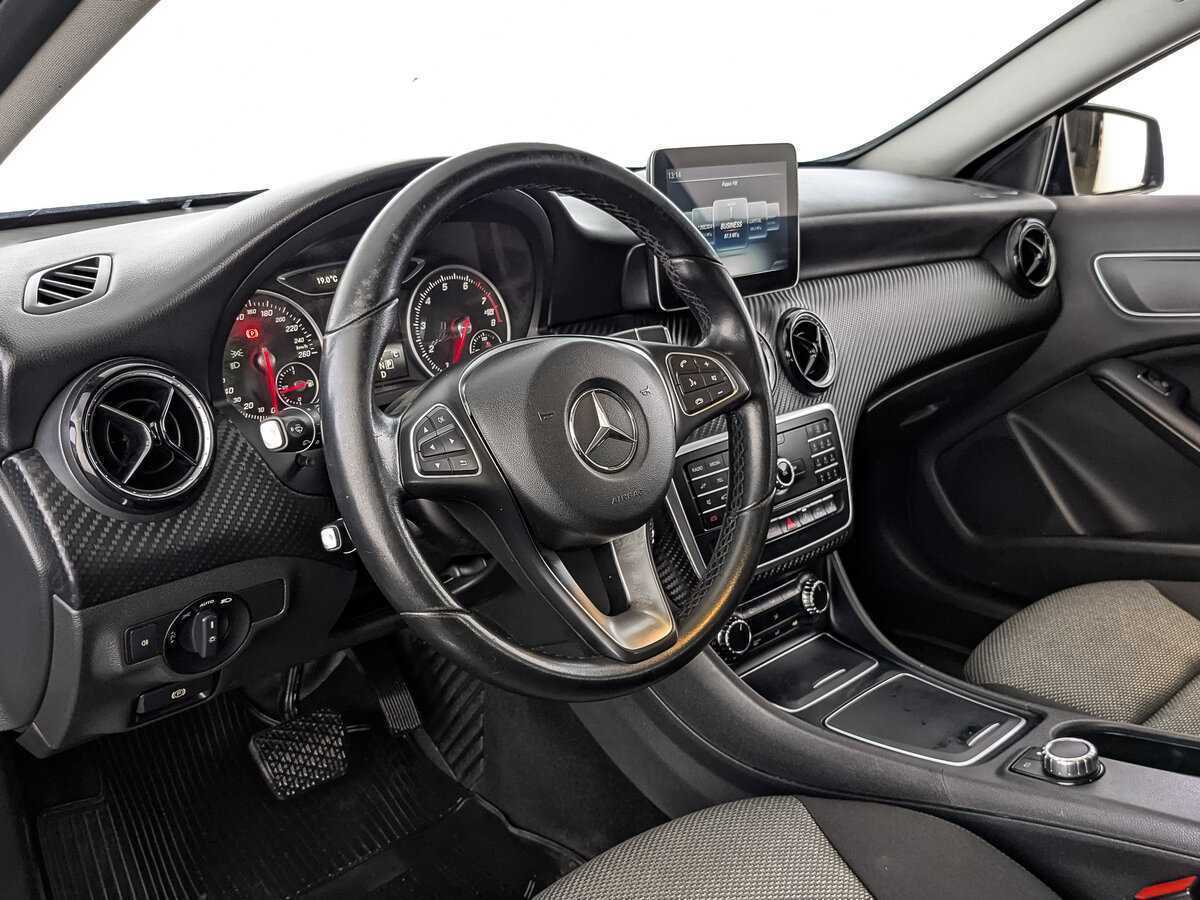Купить Mercedes-Benz GLA 200, 2018, 319 659 км, фото №15