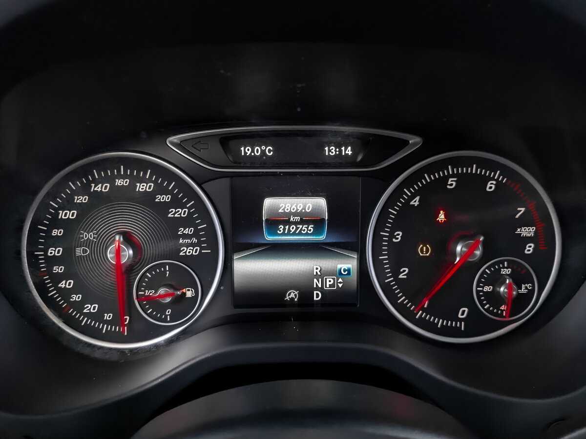 Купить Mercedes-Benz GLA 200, 2018, 319 659 км, фото №16