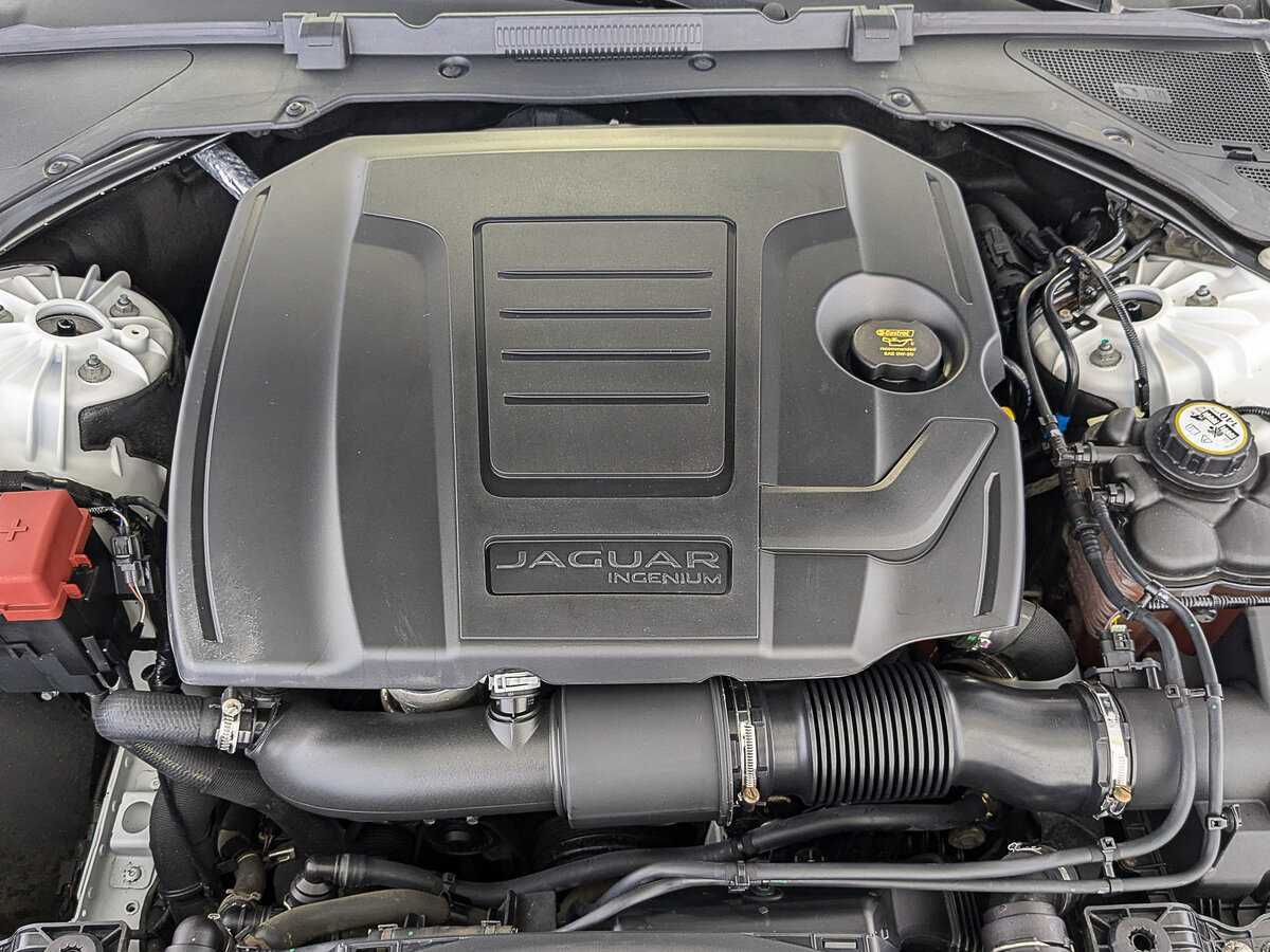 Купить Jaguar XE, 2019, 81 100 км, фото №9