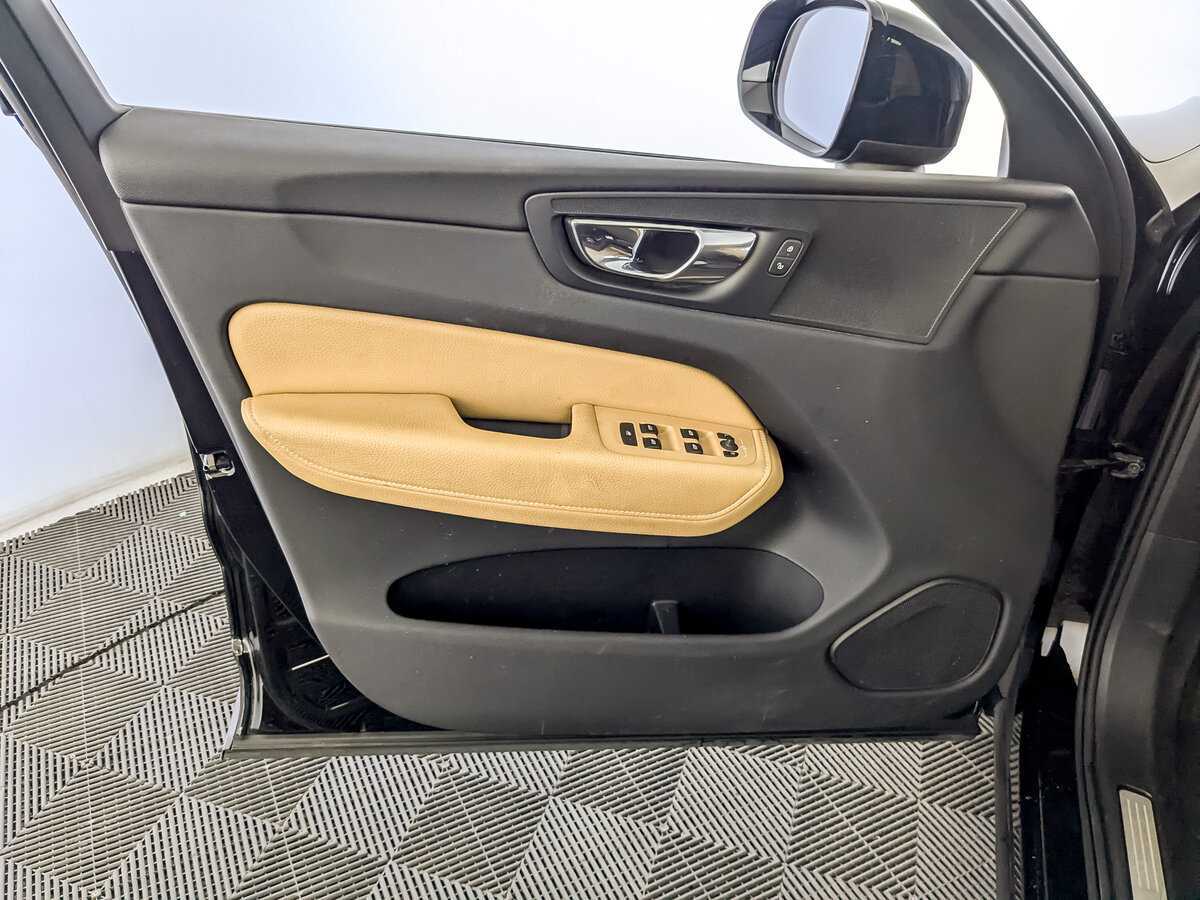 Купить Volvo XC60, 2018, 120 132 км, фото №17