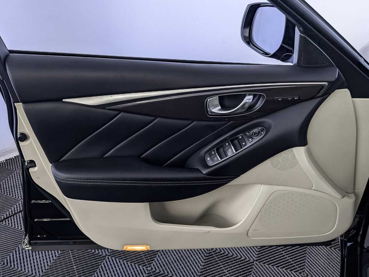 Купить Infiniti Q50, 2016, 129 887 км, фото №19