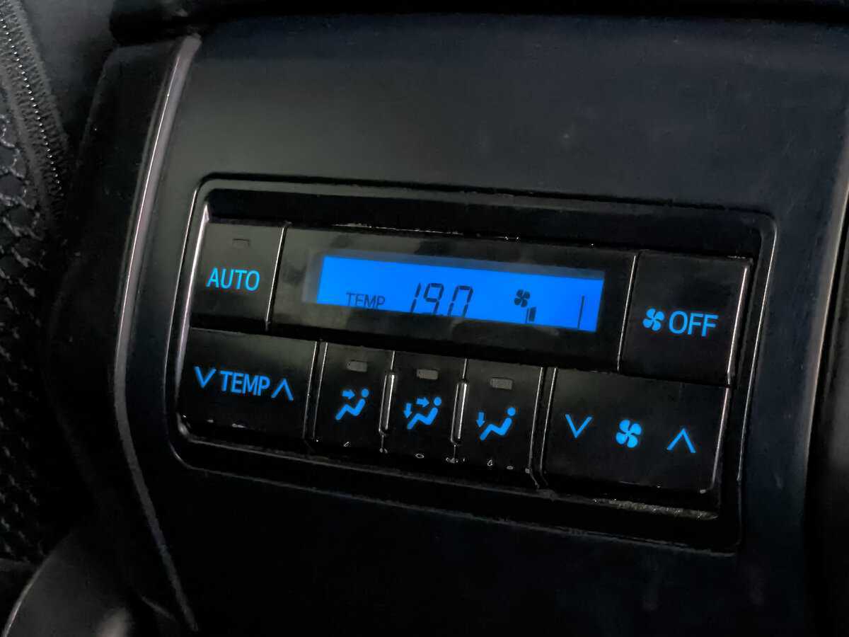 Купить Toyota Land Cruiser Prado, 2020, 122 423 км, фото №28