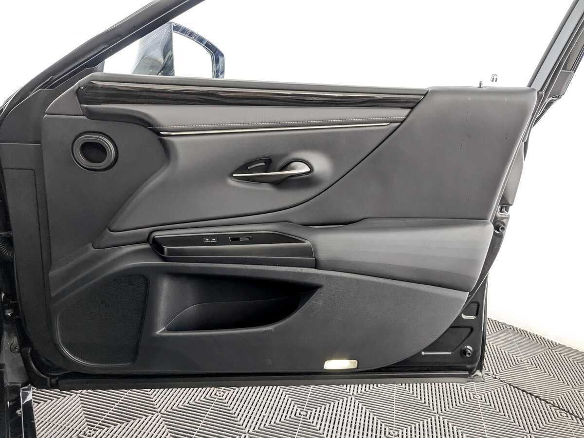 Купить Lexus ES 250, 2020, 90 000 км, фото №25