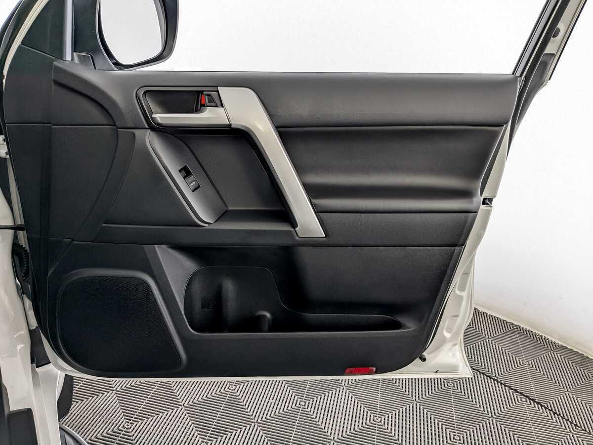 Купить Toyota Land Cruiser Prado, 2022, 68 299 км, фото №26