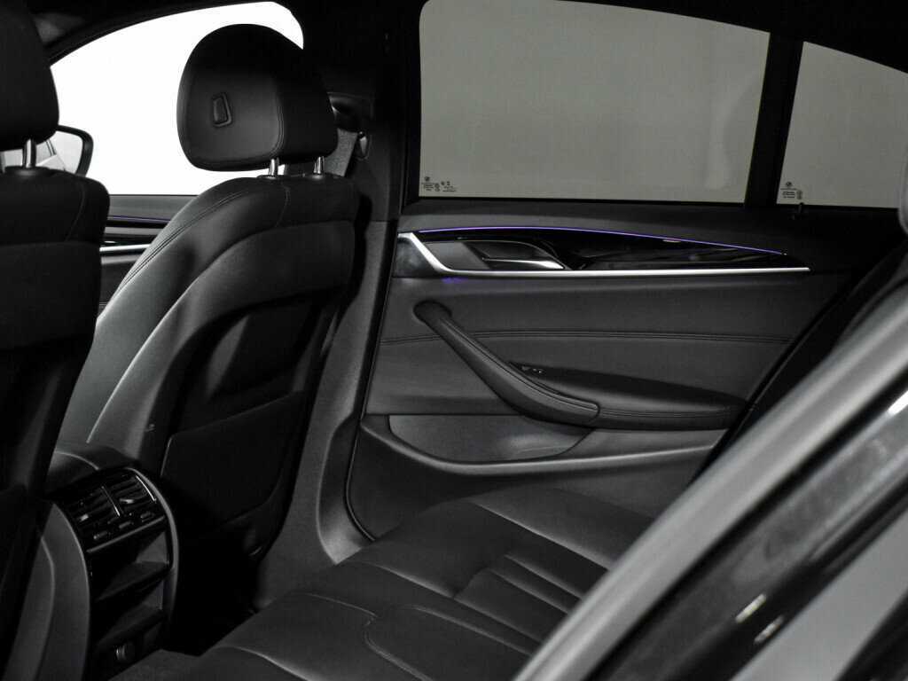 Купить BMW 5 серии 520i, 2018, 67 789 км, фото №13