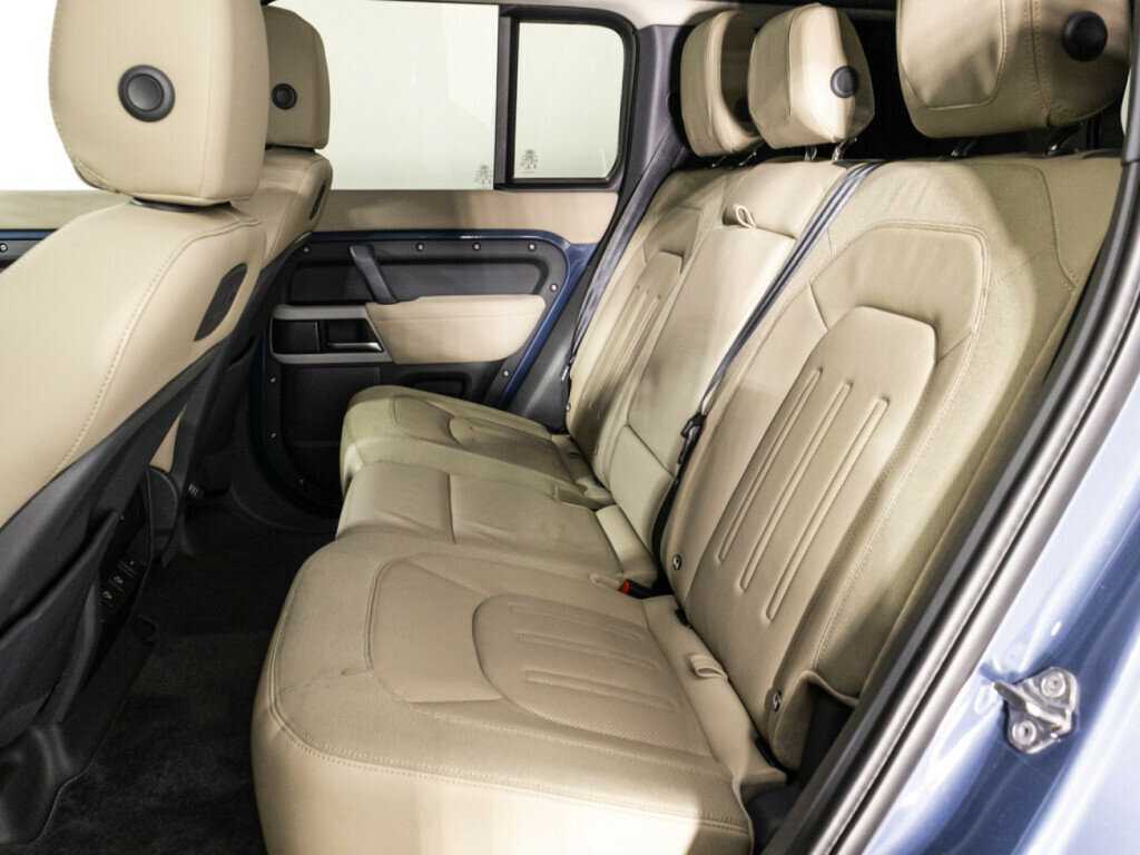 Купить Land Rover Defender 110, 2021, 95 660 км, фото №8