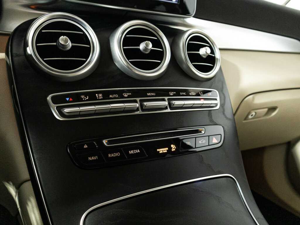 Купить Mercedes-Benz GLC 250 d, 2017, 89 214 км, фото №19