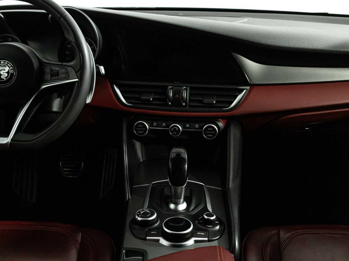 Купить Alfa Romeo Giulia, 2019, 89 100 км, фото №14