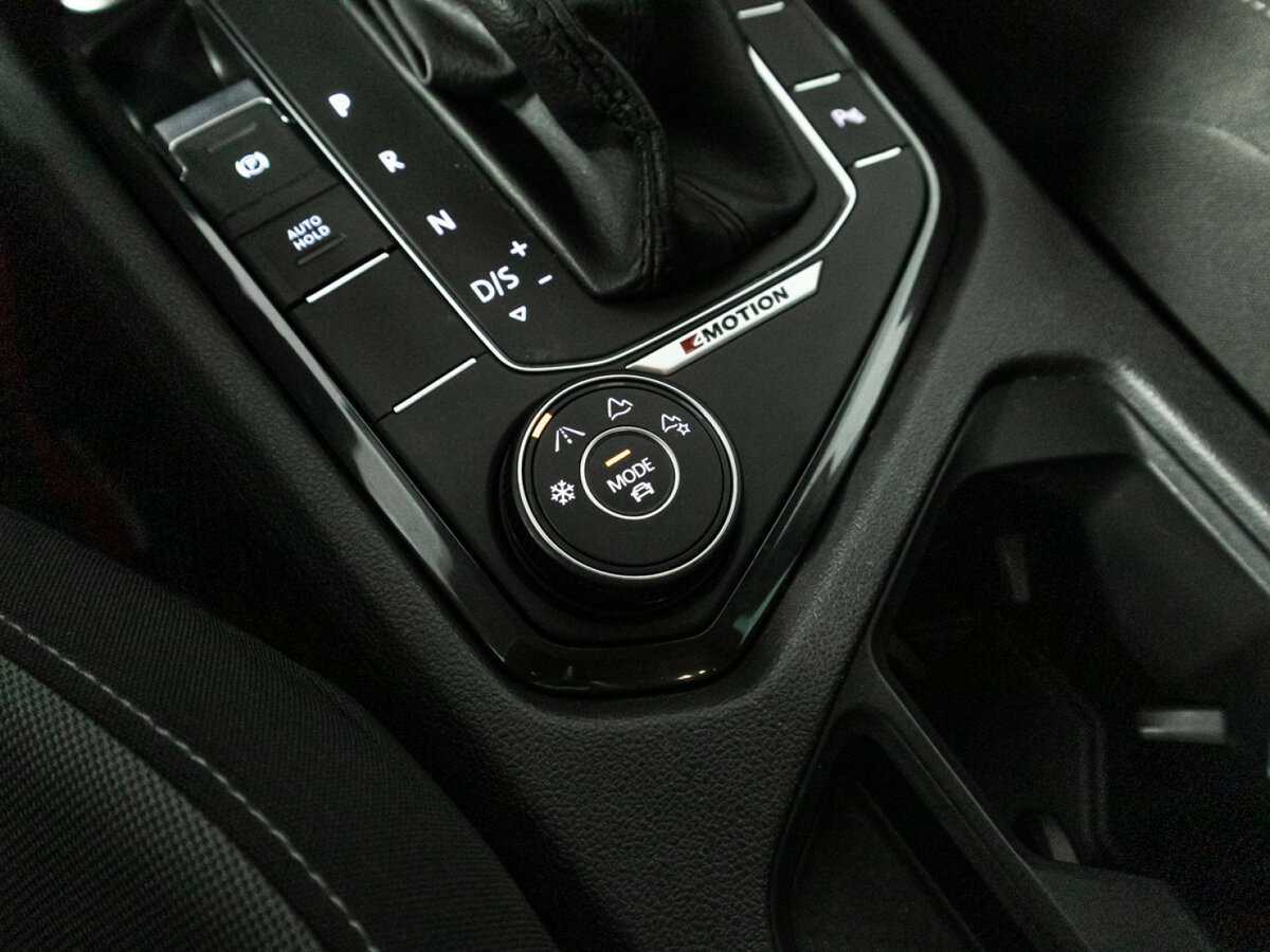 Купить Volkswagen Tiguan, 2019, 115 779 км, фото №16