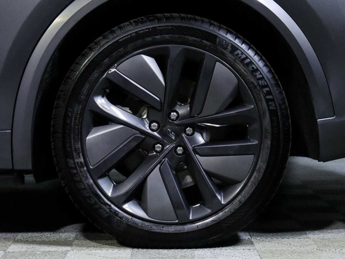 Купить LiXiang L9 52.3 kWh, 2024, 17 444 км, фото №12