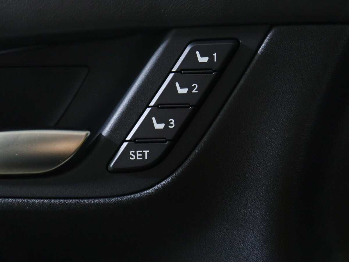 Купить Lexus LX 570, 2017, 182 543 км, фото №16