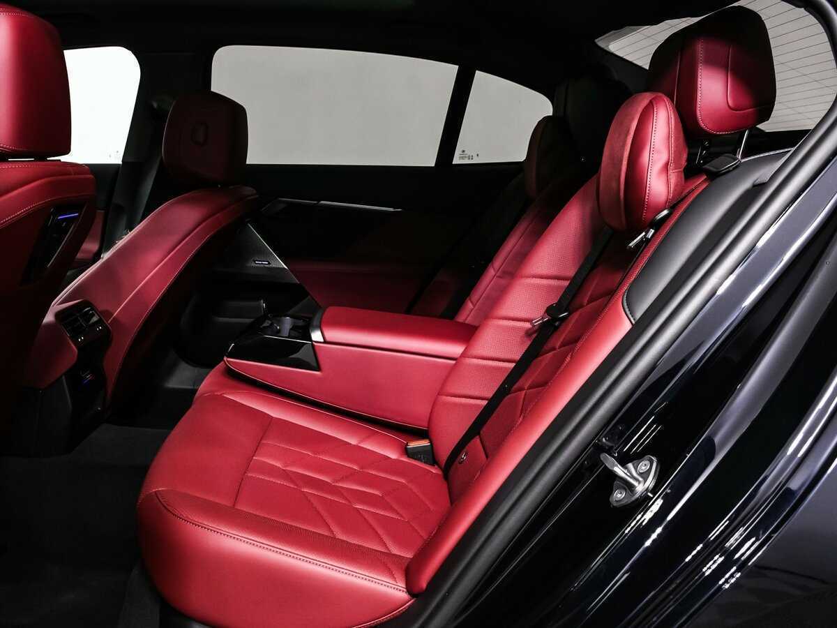 Купить BMW 5 серии Long 525Li, 2024, 4 360 км, фото №13