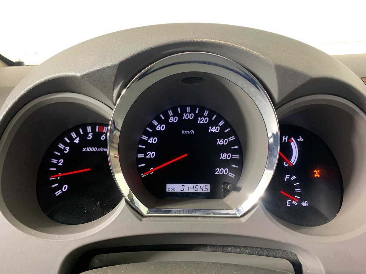 Купить Toyota Fortuner, 2011, 314 544 км, фото №12