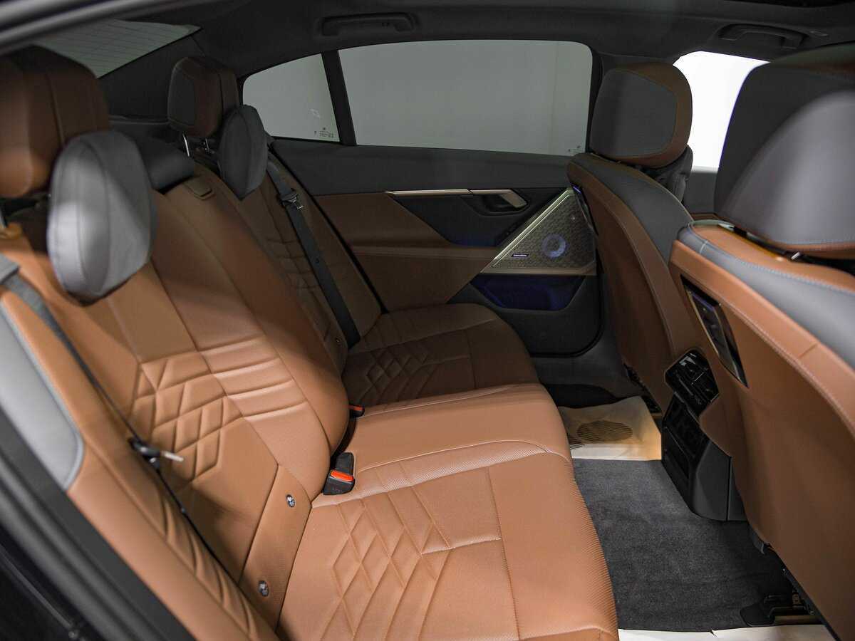 Купить BMW 5 серии Long 530Li, 2024, 35 км, фото №21