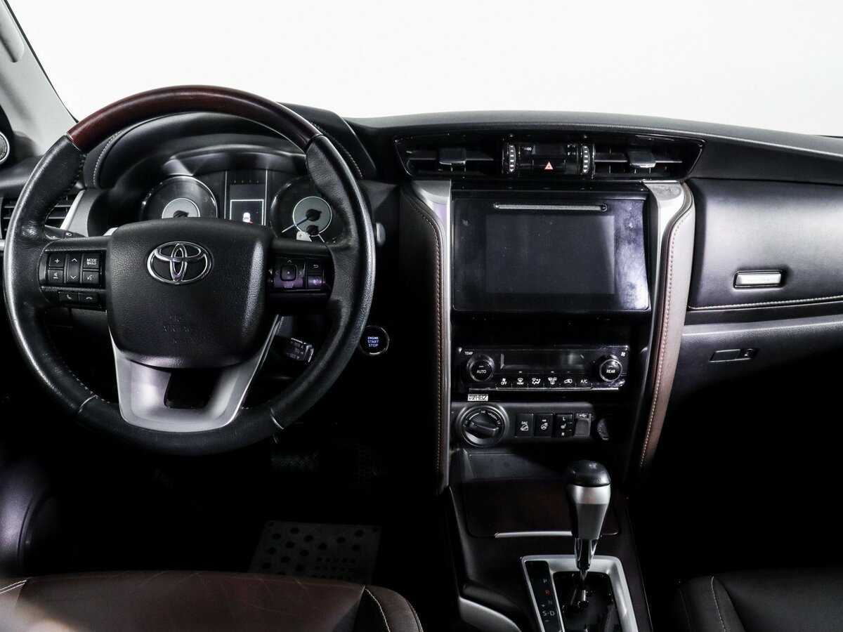 Купить Toyota Fortuner, 2018, 268 350 км, фото №9