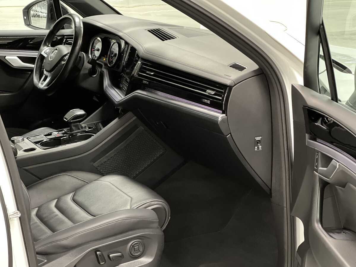 Купить Volkswagen Touareg, 2018, 198 264 км, фото №11